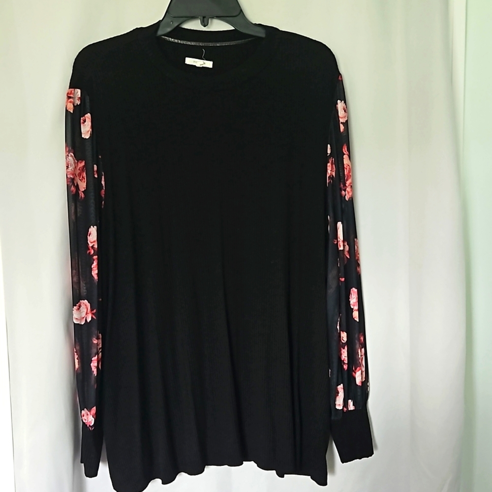 MAURICES Black mock Neck top with mesh floral sleeves size 3x